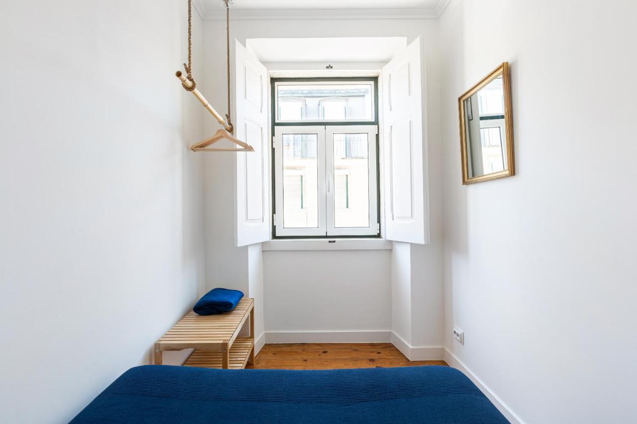 White & Blue Vintage Home In Graca ลิสบอน ภายนอก รูปภาพ