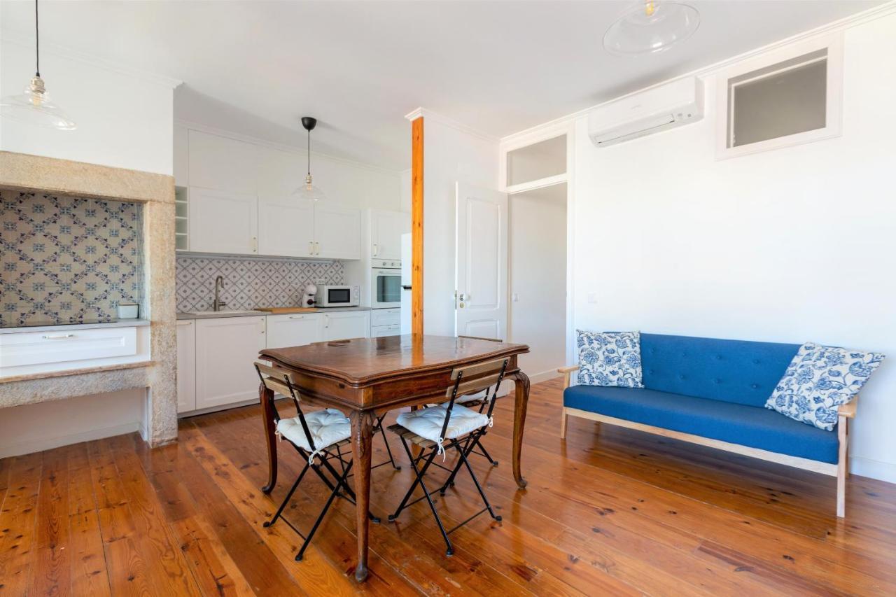 White & Blue Vintage Home In Graca ลิสบอน ภายนอก รูปภาพ