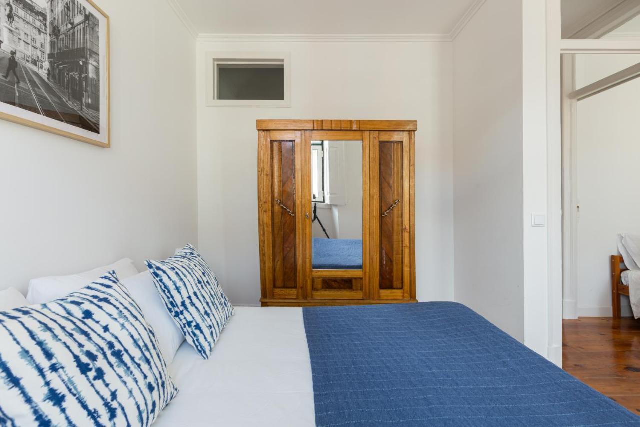 White & Blue Vintage Home In Graca ลิสบอน ภายนอก รูปภาพ