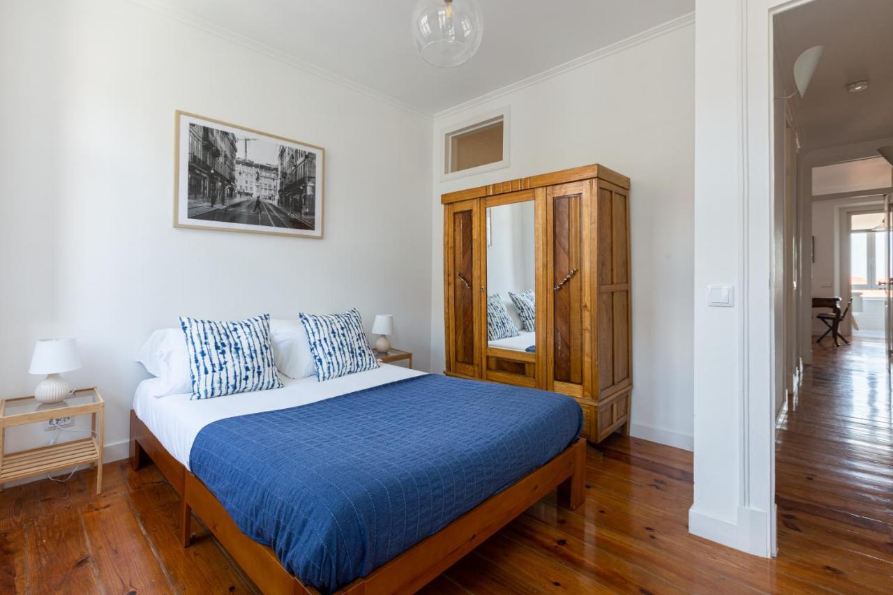 White & Blue Vintage Home In Graca ลิสบอน ภายนอก รูปภาพ